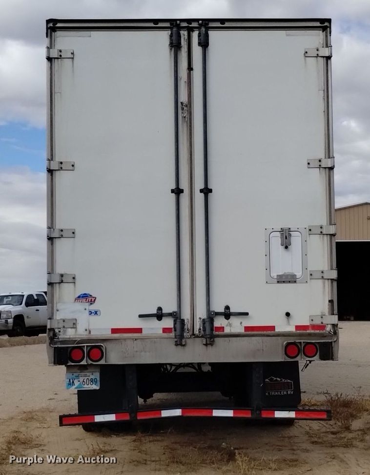 image for item DK8852 2008 Utility 4000D-X  dry van trailer