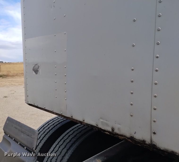 image for item DK8852 2008 Utility 4000D-X  dry van trailer