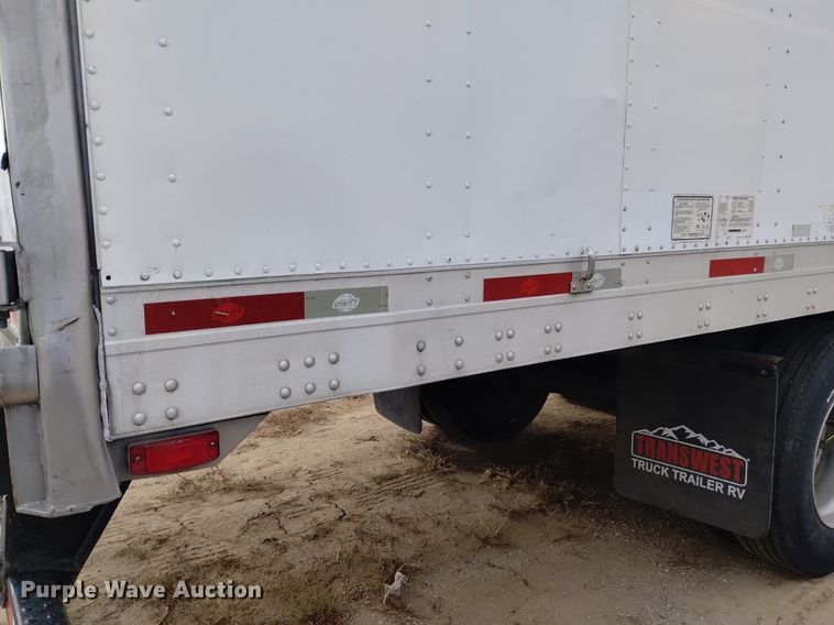 image for item DK8852 2008 Utility 4000D-X  dry van trailer