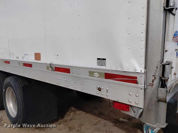 image for item DK8852 2008 Utility 4000D-X  dry van trailer