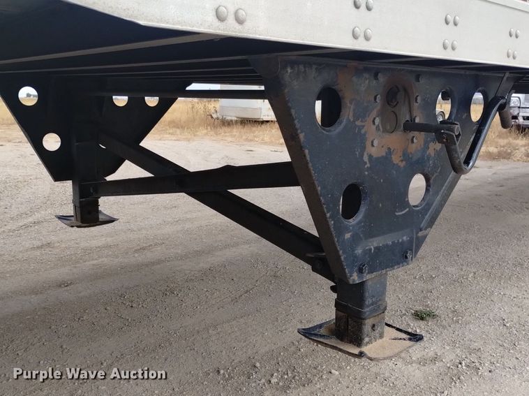 image for item DK8852 2008 Utility 4000D-X  dry van trailer