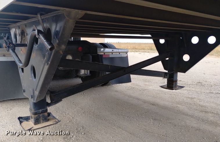 image for item DK8852 2008 Utility 4000D-X  dry van trailer