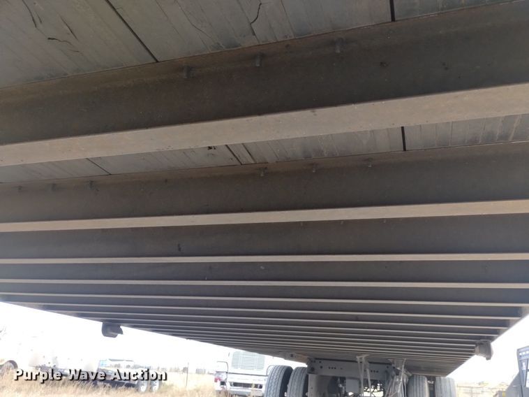 image for item DK8852 2008 Utility 4000D-X  dry van trailer