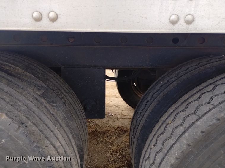 image for item DK8852 2008 Utility 4000D-X  dry van trailer