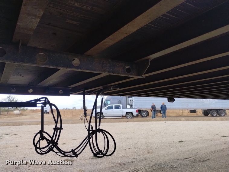 image for item DK8852 2008 Utility 4000D-X  dry van trailer