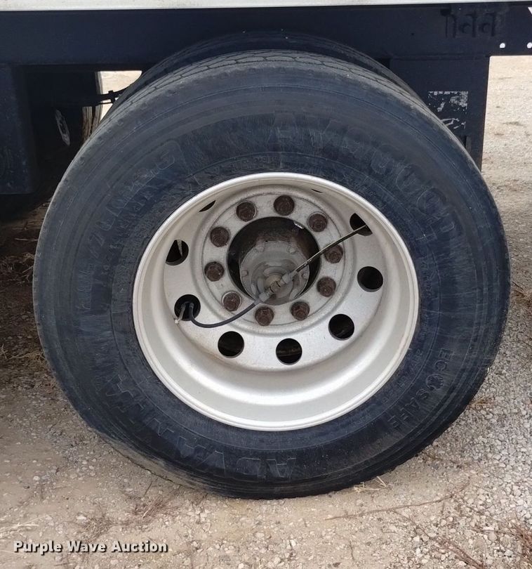 image for item DK8852 2008 Utility 4000D-X  dry van trailer