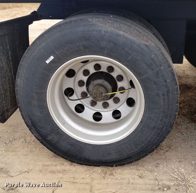 image for item DK8852 2008 Utility 4000D-X  dry van trailer