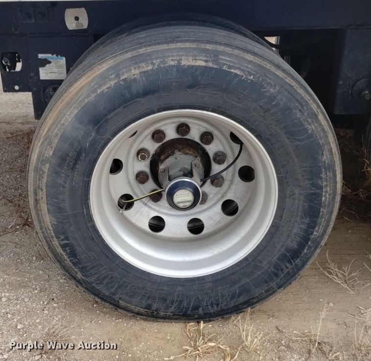 image for item DK8852 2008 Utility 4000D-X  dry van trailer