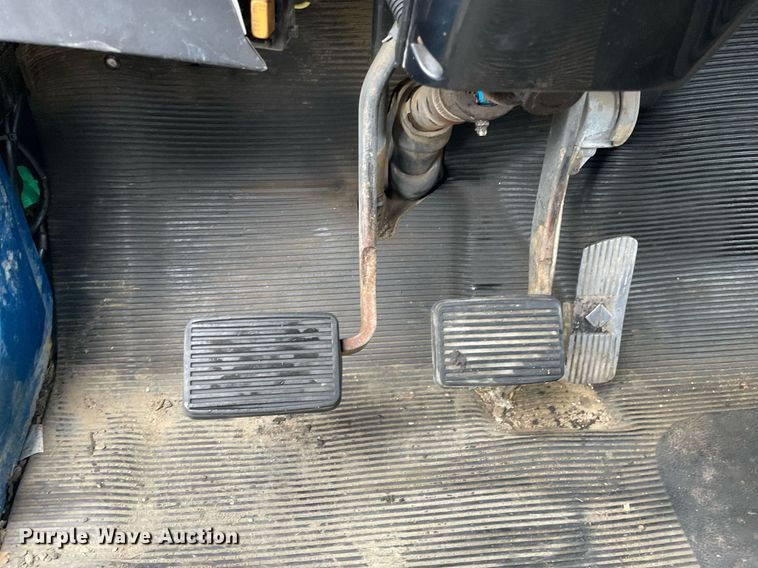 image for item DL3965 1998 International 4700  box truck