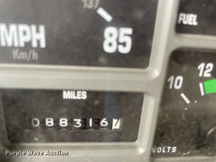 image for item DL3965 1998 International 4700  box truck