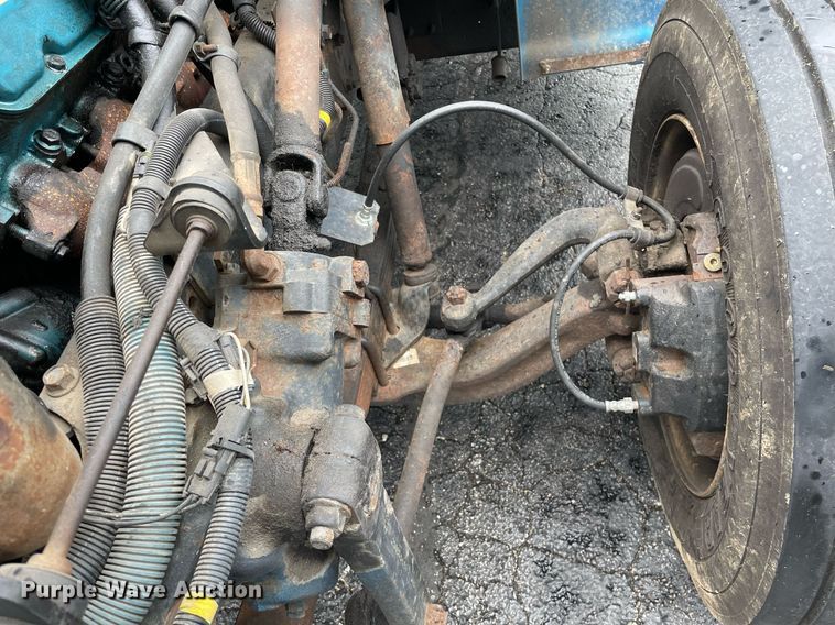 image for item DL3965 1998 International 4700  box truck