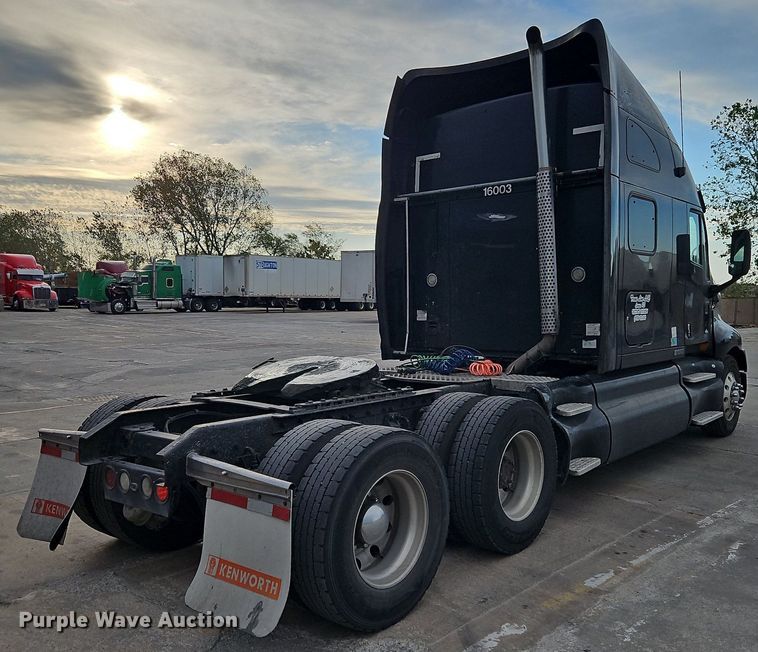 image for item DN7026 2006 Kenworth T2000  semi truck