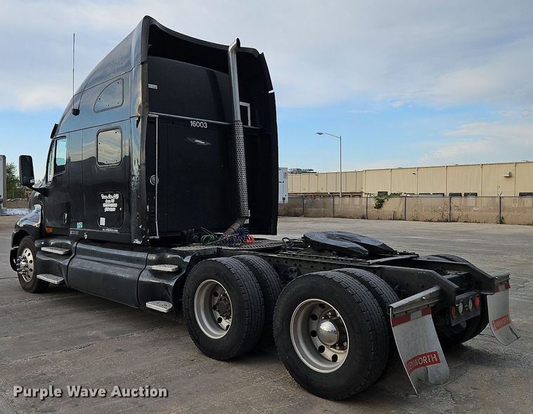 image for item DN7026 2006 Kenworth T2000  semi truck