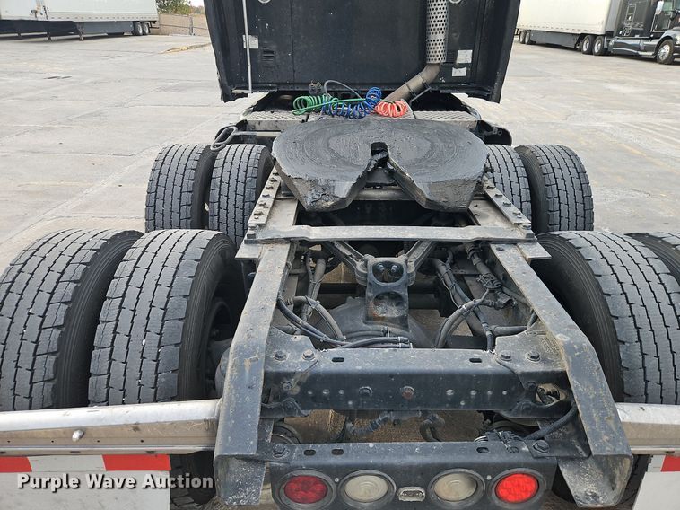 image for item DN7026 2006 Kenworth T2000  semi truck