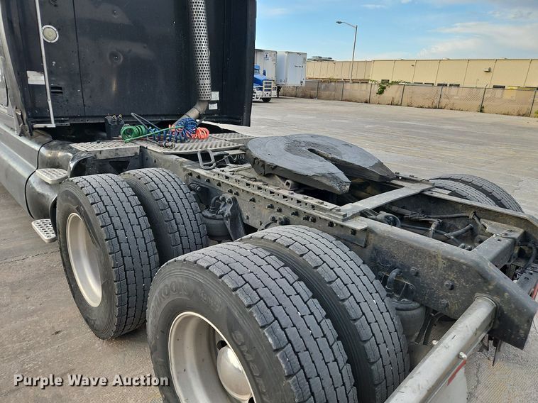 image for item DN7026 2006 Kenworth T2000  semi truck