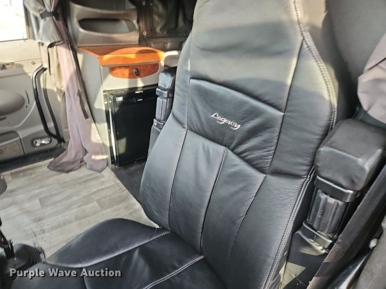 image for item DN7026 2006 Kenworth T2000  semi truck