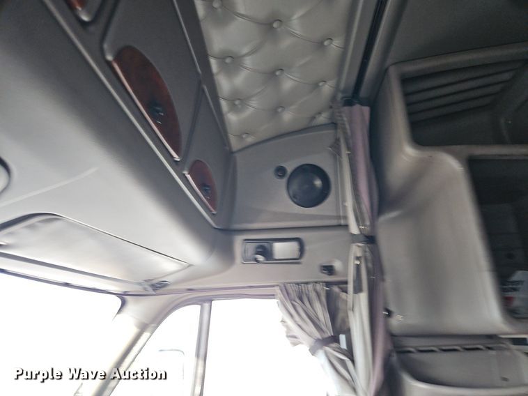 image for item DN7026 2006 Kenworth T2000  semi truck