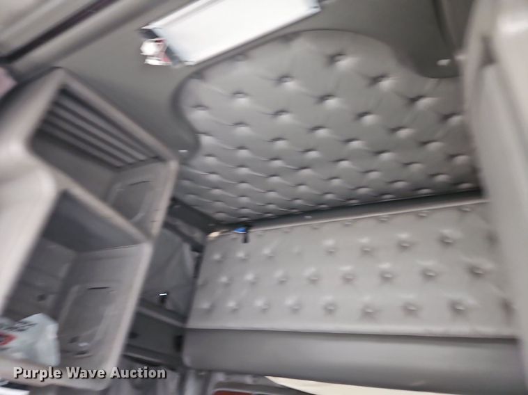 image for item DN7026 2006 Kenworth T2000  semi truck