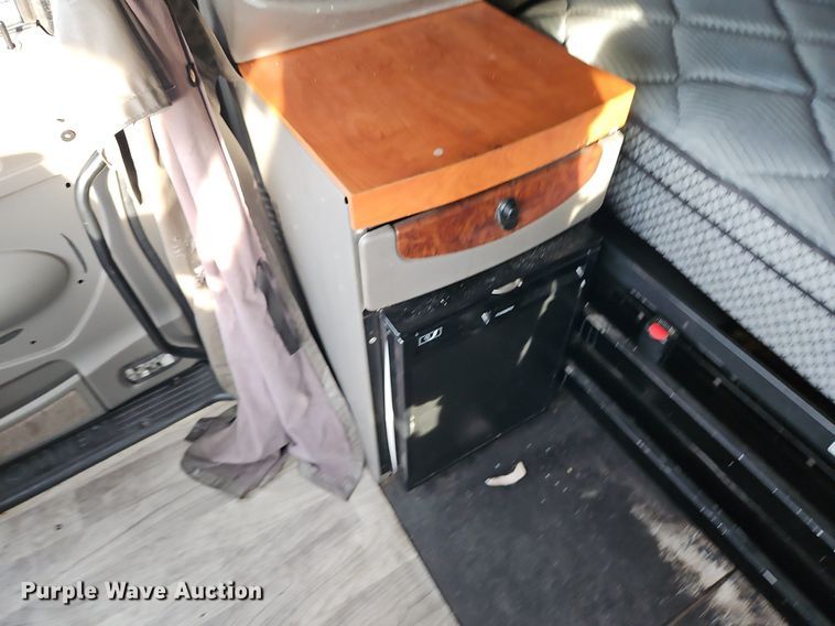 image for item DN7026 2006 Kenworth T2000  semi truck