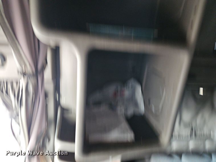 image for item DN7026 2006 Kenworth T2000  semi truck