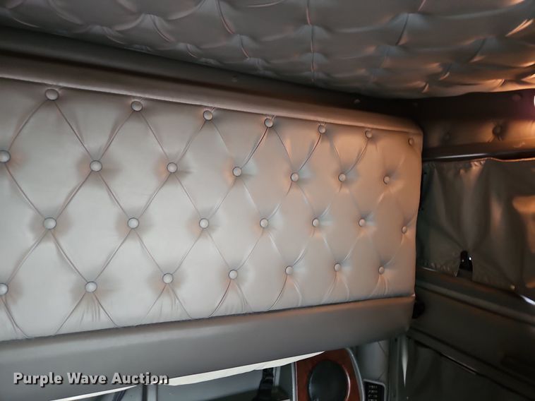 image for item DN7026 2006 Kenworth T2000  semi truck