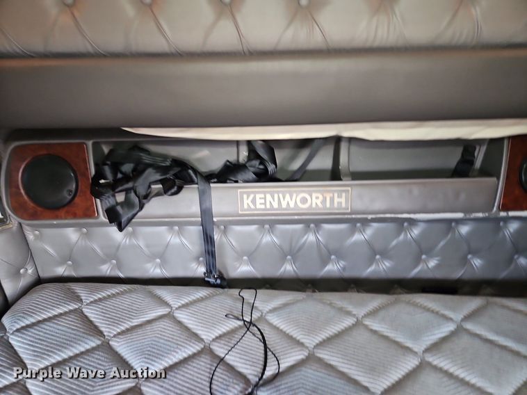 image for item DN7026 2006 Kenworth T2000  semi truck