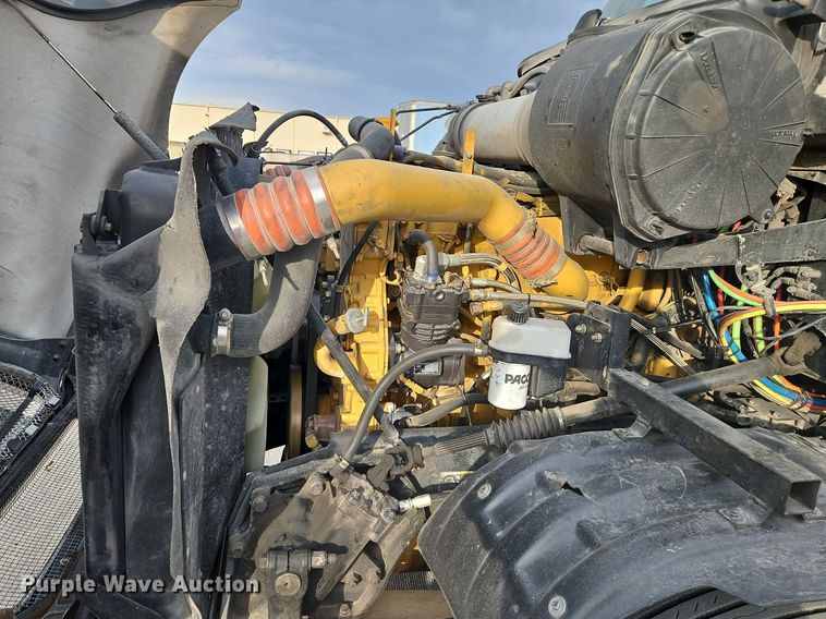 image for item DN7026 2006 Kenworth T2000  semi truck