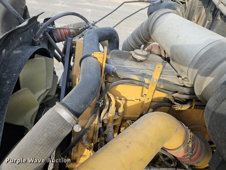 image for item DN7026 2006 Kenworth T2000  semi truck