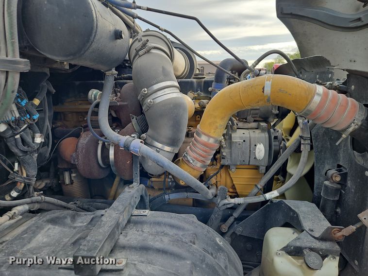 image for item DN7026 2006 Kenworth T2000  semi truck