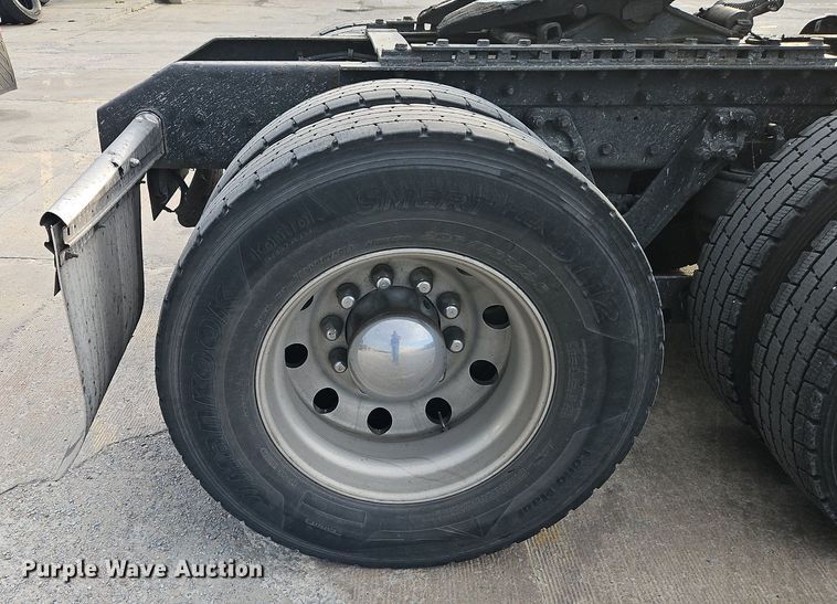 image for item DN7026 2006 Kenworth T2000  semi truck