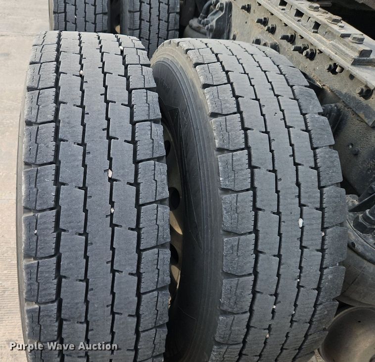 image for item DN7026 2006 Kenworth T2000  semi truck