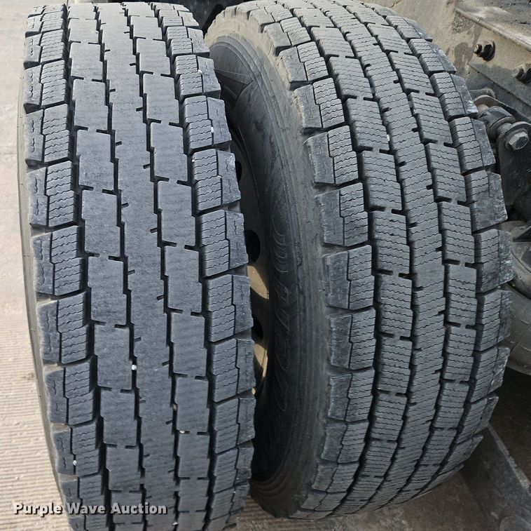 image for item DN7026 2006 Kenworth T2000  semi truck