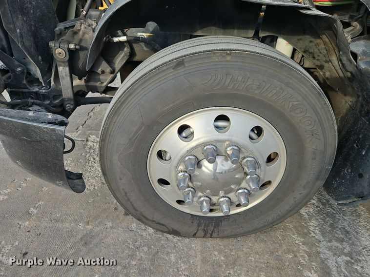 image for item DN7026 2006 Kenworth T2000  semi truck