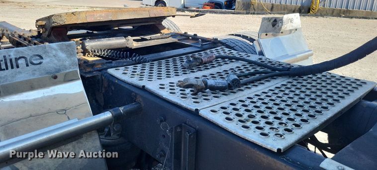 image for item DO4688 1999 Kenworth T800  semi truck