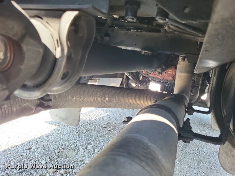 image for item DO4688 1999 Kenworth T800  semi truck