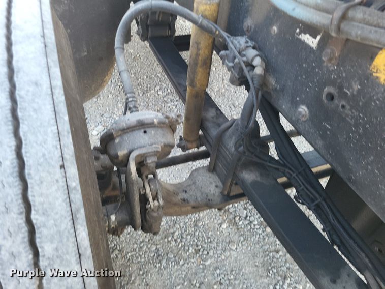 image for item DO4688 1999 Kenworth T800  semi truck