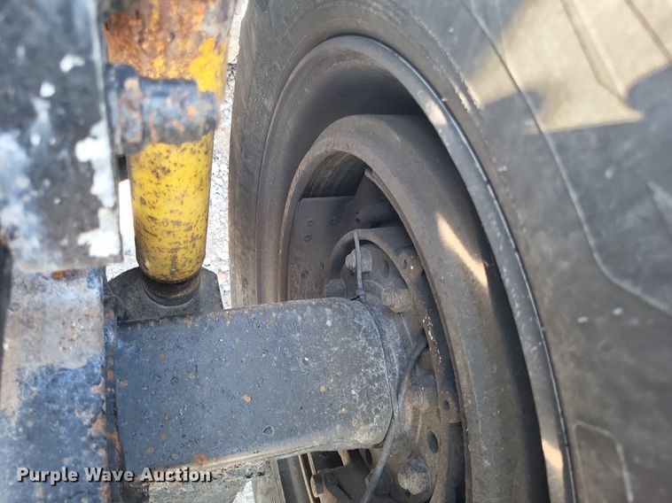 image for item DO4688 1999 Kenworth T800  semi truck