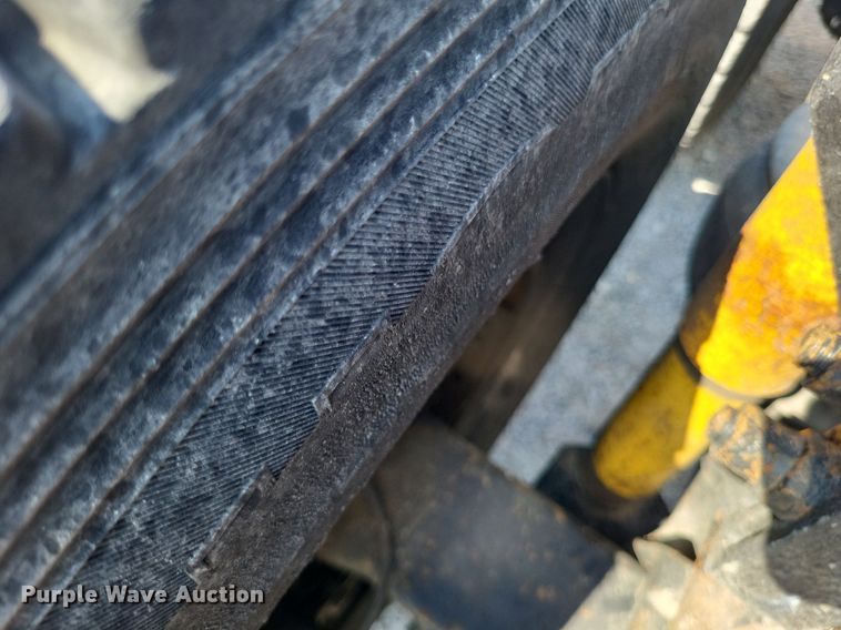 image for item DO4688 1999 Kenworth T800  semi truck