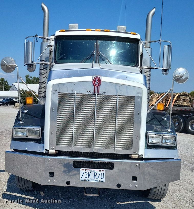 image for item DO4691 2007 Kenworth T800  semi truck