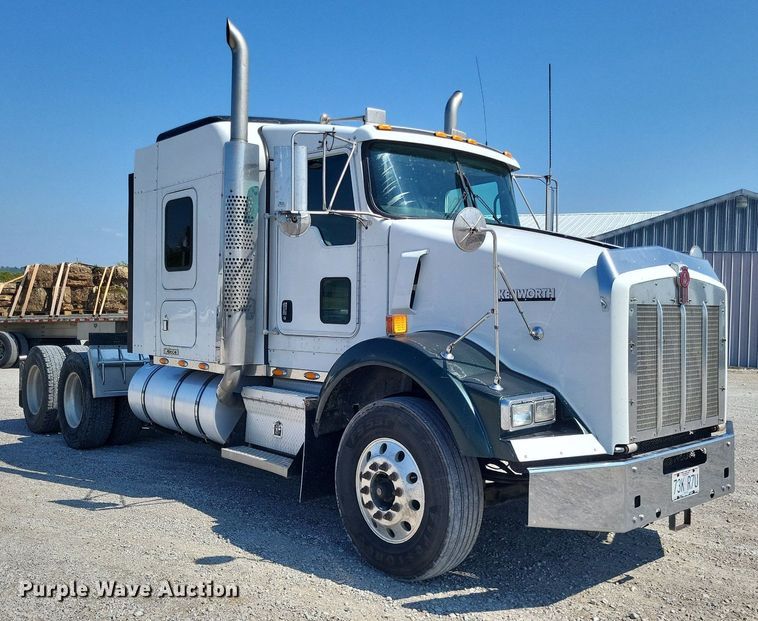 image for item DO4691 2007 Kenworth T800  semi truck