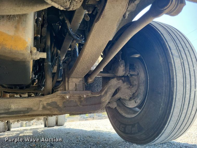 image for item DO4691 2007 Kenworth T800  semi truck