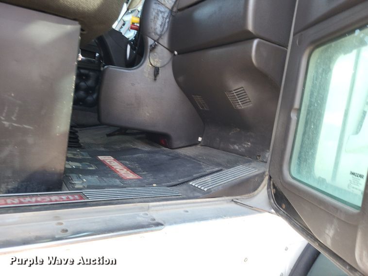 image for item DO4691 2007 Kenworth T800  semi truck