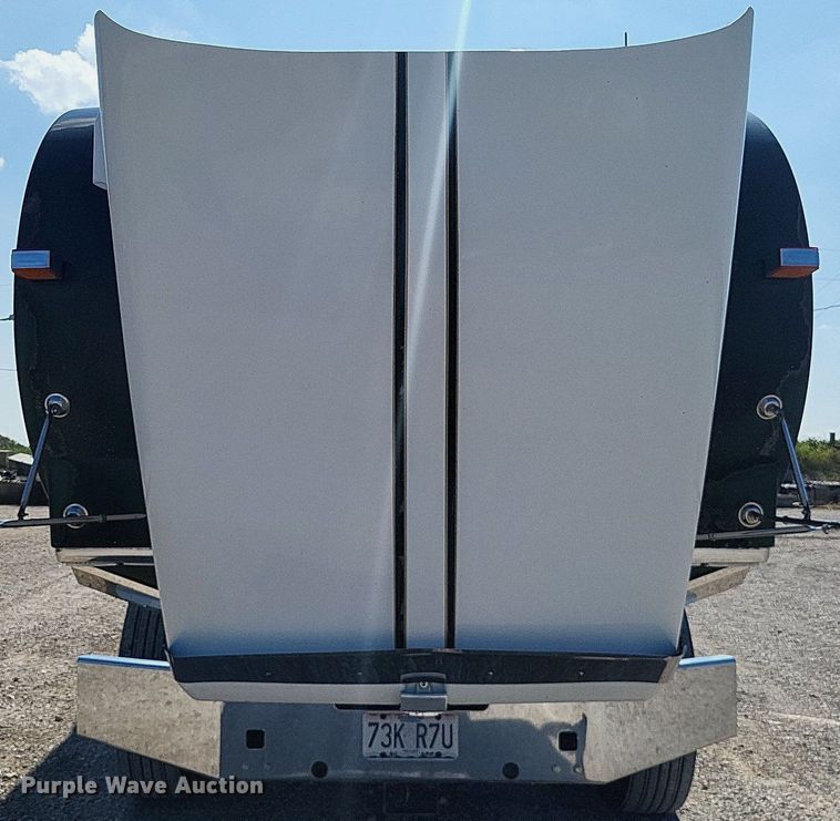 image for item DO4691 2007 Kenworth T800  semi truck