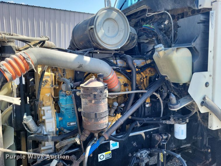 image for item DO4691 2007 Kenworth T800  semi truck