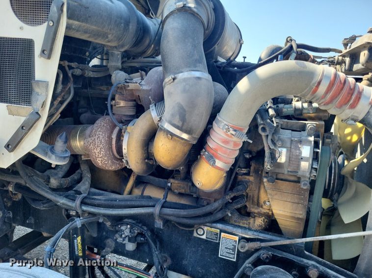 image for item DO4691 2007 Kenworth T800  semi truck