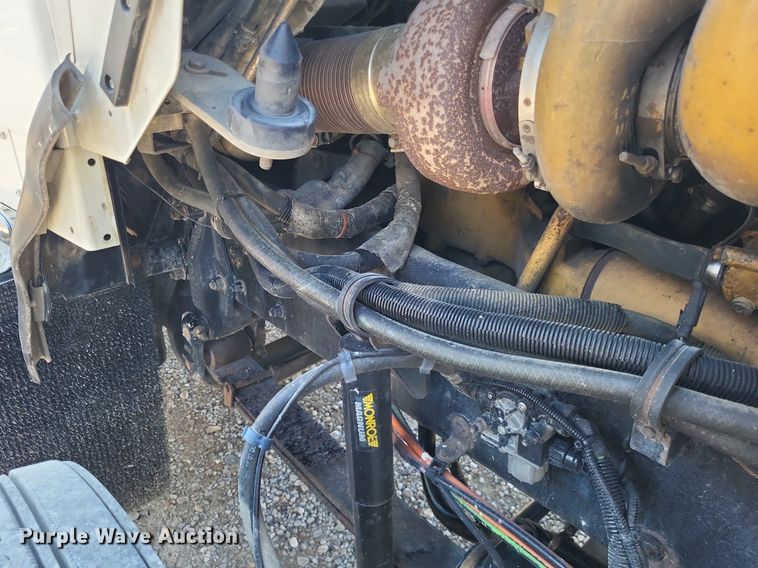 image for item DO4691 2007 Kenworth T800  semi truck