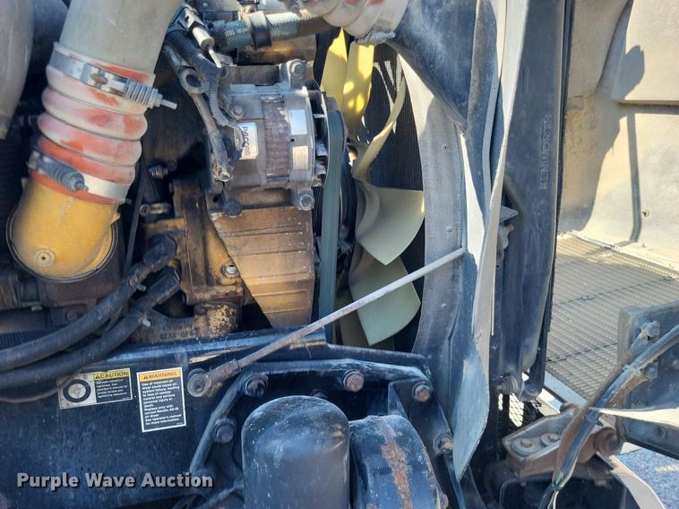 image for item DO4691 2007 Kenworth T800  semi truck