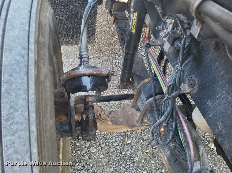 image for item DO4691 2007 Kenworth T800  semi truck