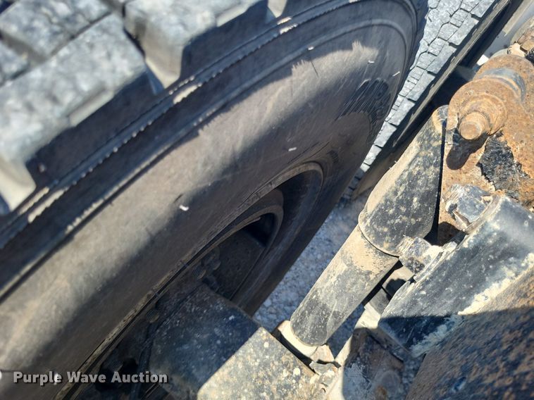 image for item DO4691 2007 Kenworth T800  semi truck