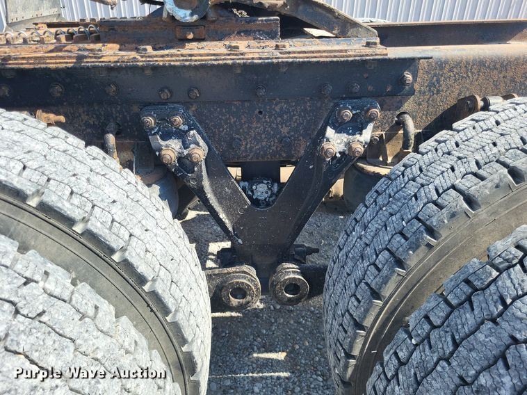 image for item DO4691 2007 Kenworth T800  semi truck